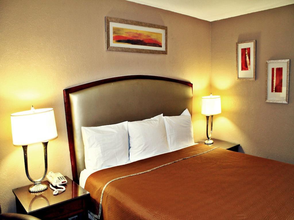 The Inn At Alamo / Riverwalk / Convention Center San Antonio Room photo