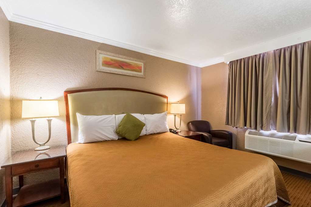 The Inn At Alamo / Riverwalk / Convention Center San Antonio Room photo